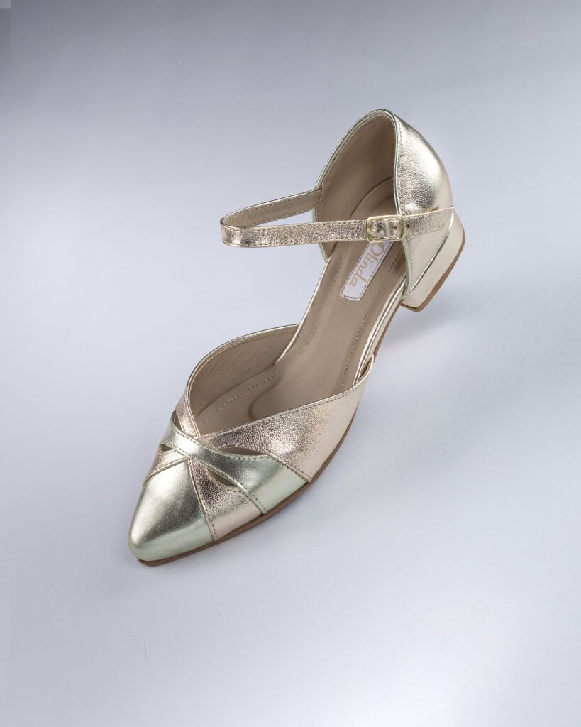 stiletto-dorado-vista-completa