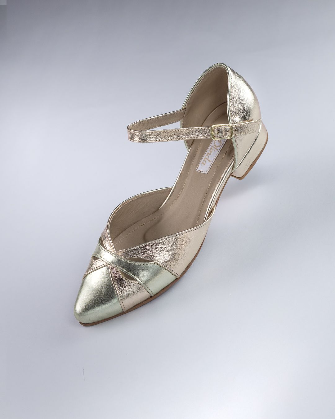 stiletto-dorado-vista-completa