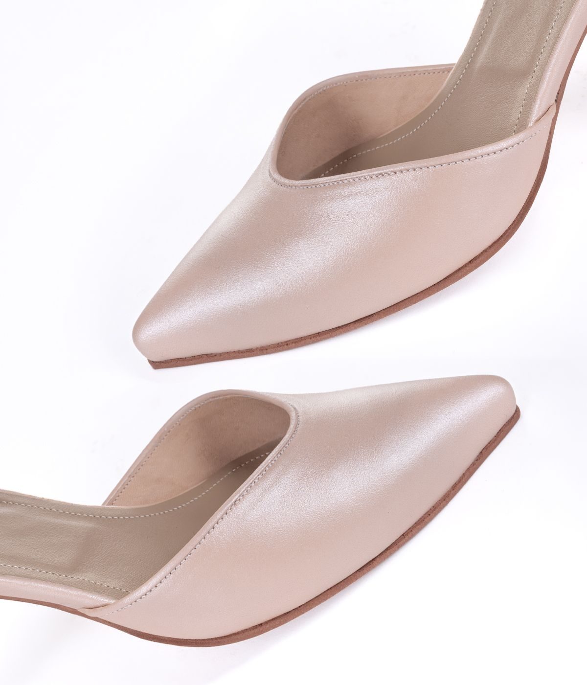 Cod 4104 Stiletto color Rosa con tiras cruzadas en tonos dorados precio 488.000_0003_ariel baez fotos 97